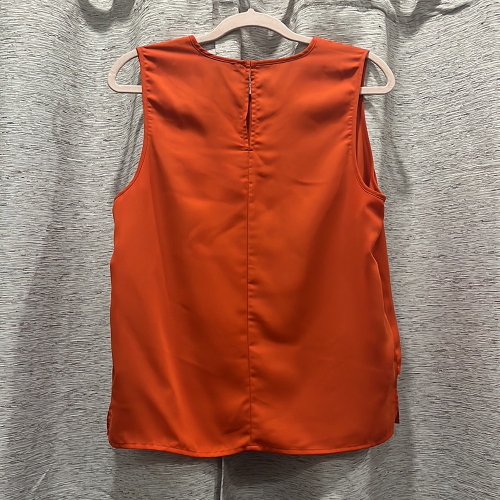 🚨2/$10🚨BcbgMaxAzria Orange Top - Picture 6 of 7